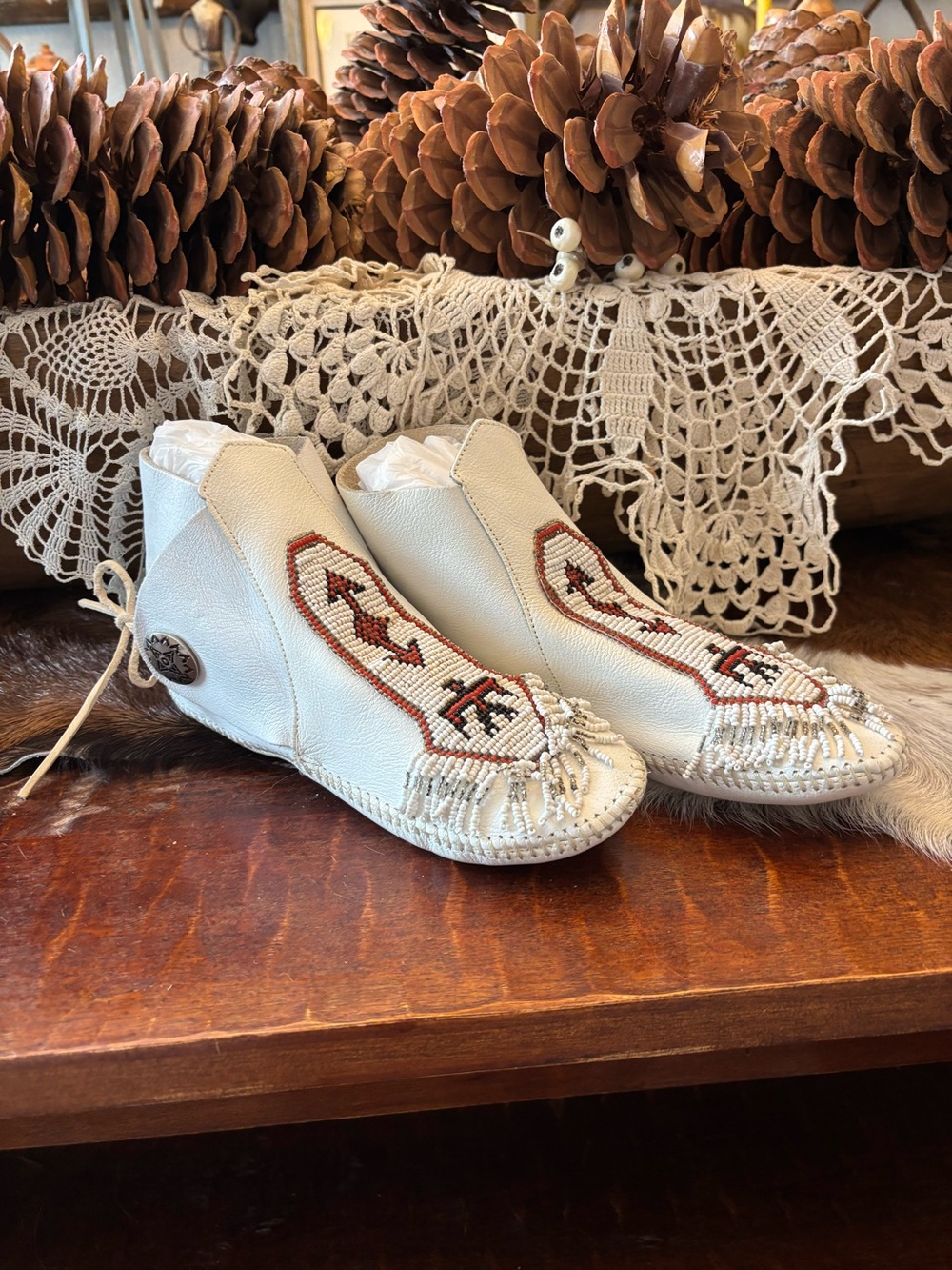 Moccasins Minnetonka Thunderbird Beaded 1970s Vintage